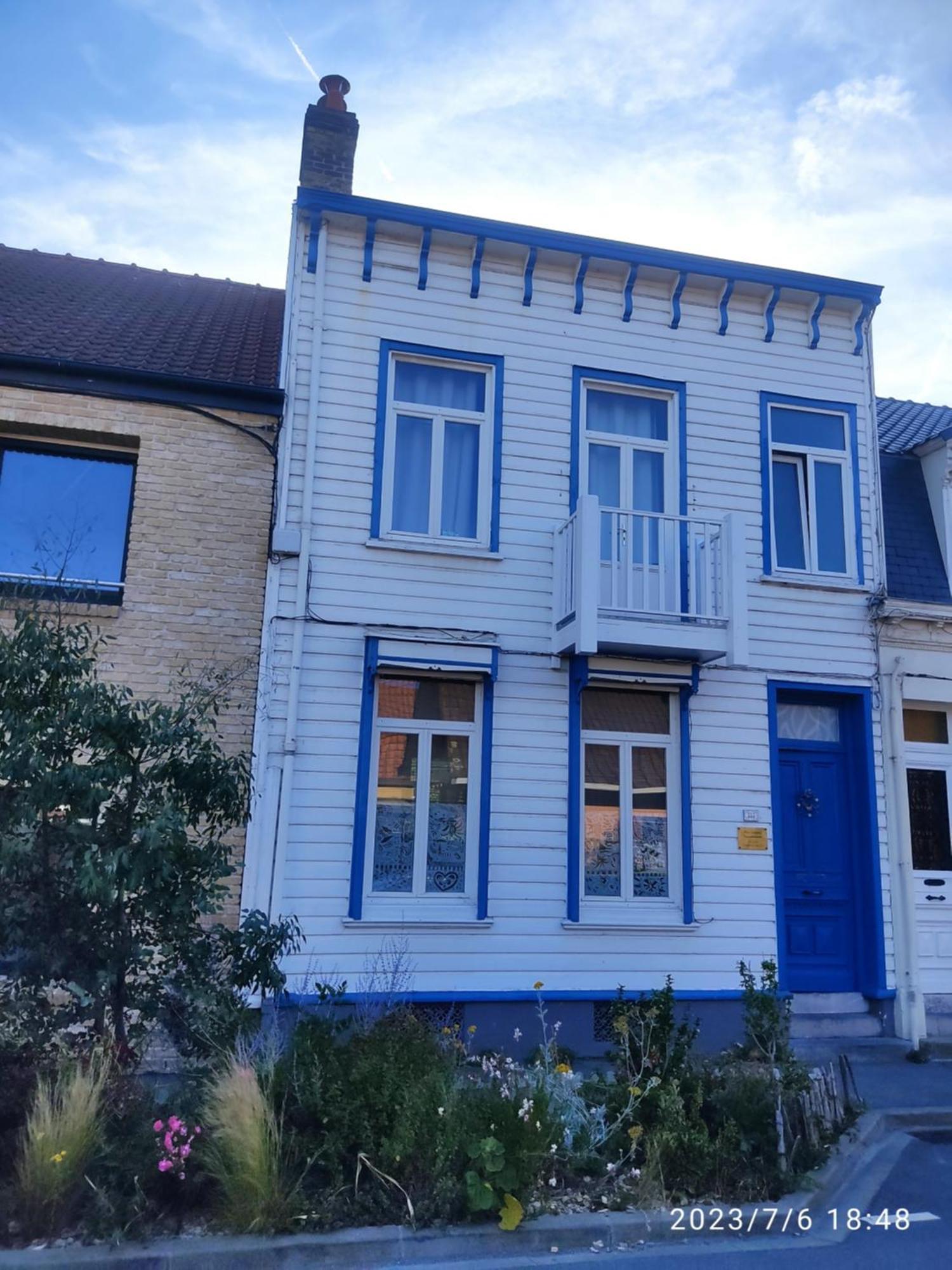 Jolie Maison En Bois Authentique Dunkirk Luaran gambar